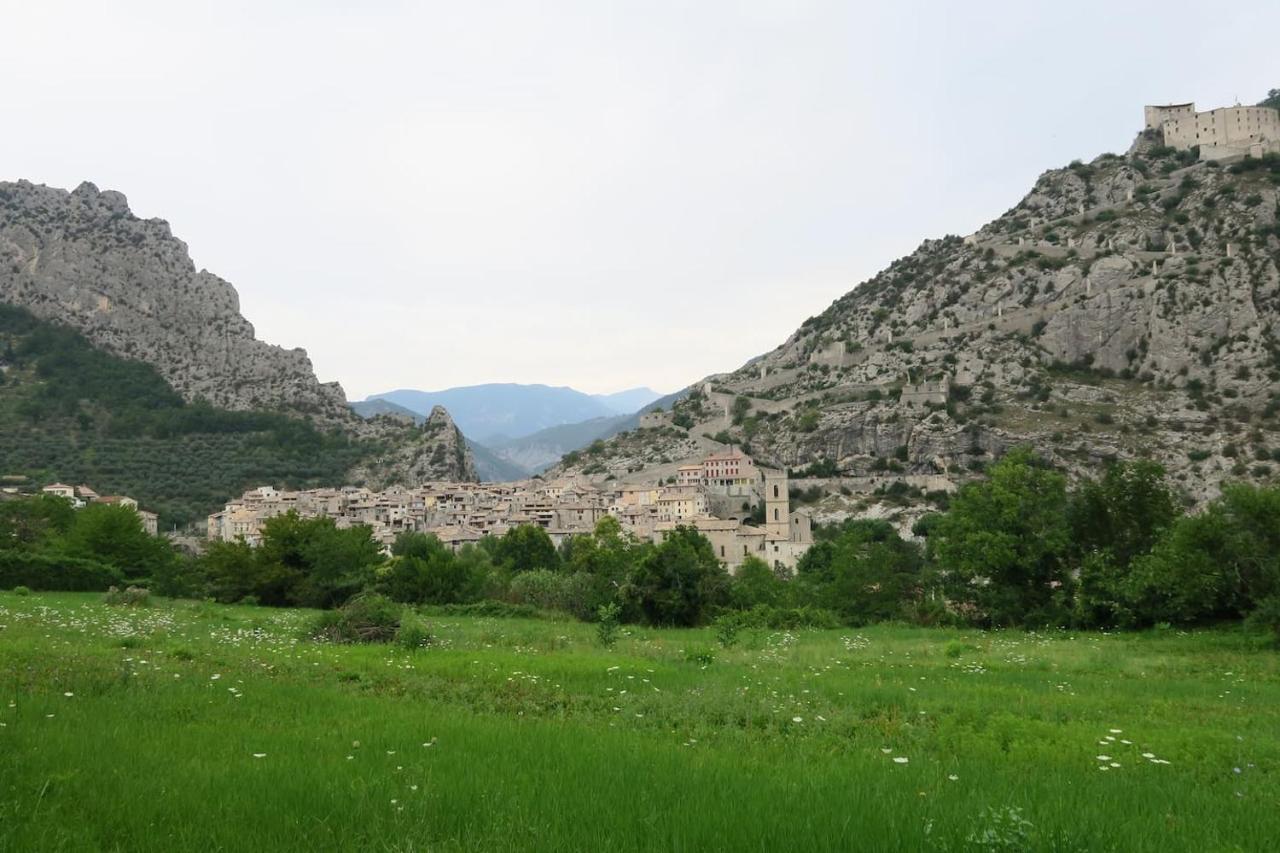 Les Gites D'Intervalles Антрево Екстериор снимка