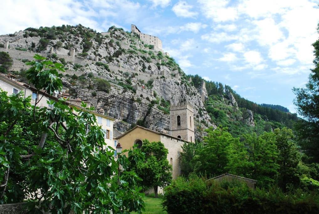 Les Gites D'Intervalles Антрево Екстериор снимка